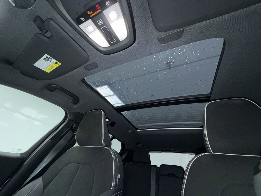 Used 2023 Volvo XC40 Recharge Ultimate image 15