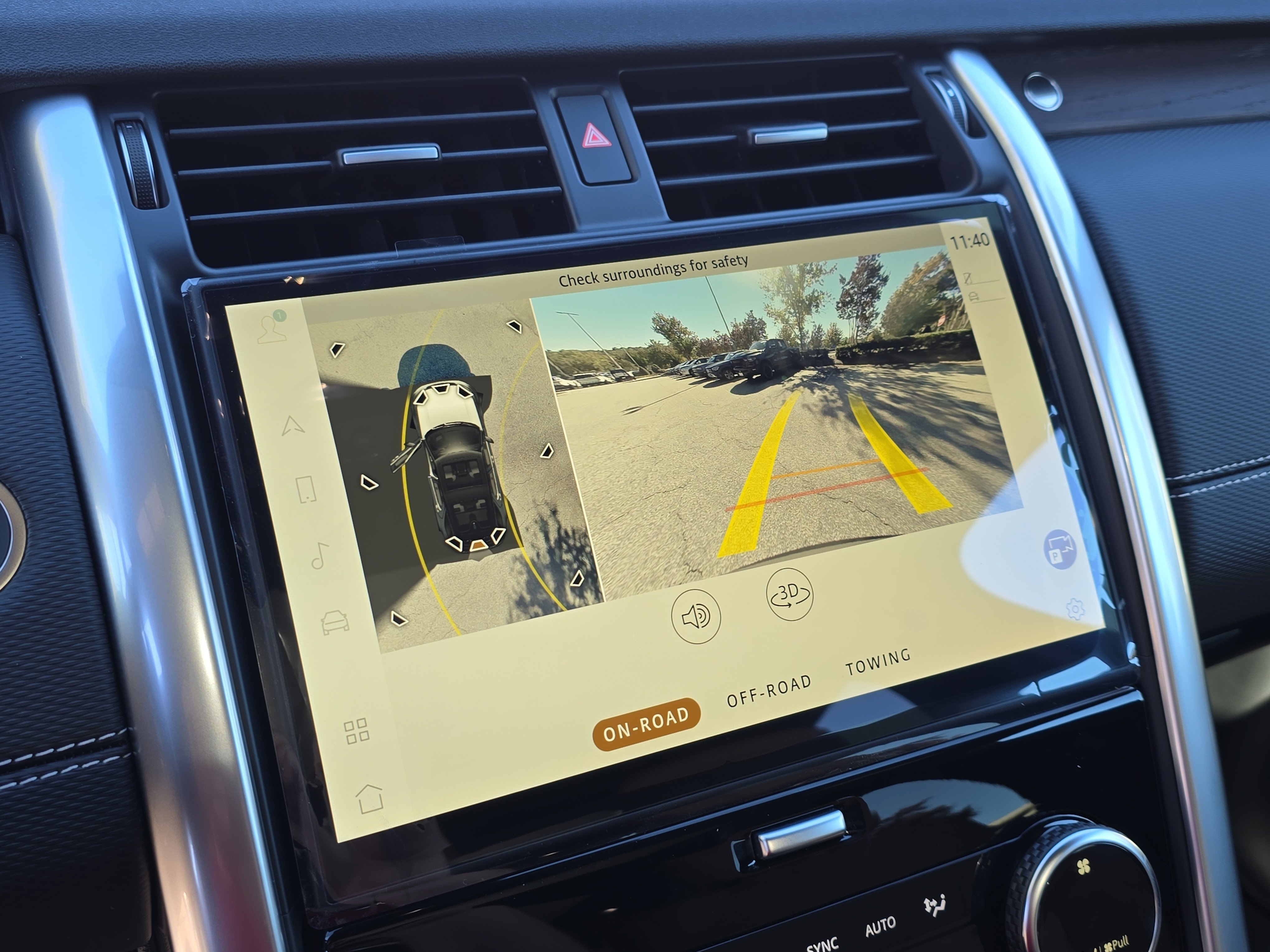 New 2026 Land Rover Discovery Dynamic SE image 23