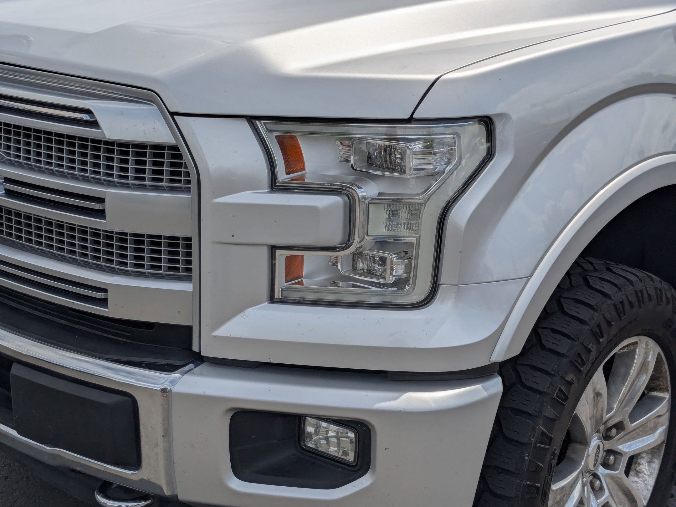 Used 2017 Ford F150 Platinum w/ Equipment Group 701A Luxury AWD/4WD image 12