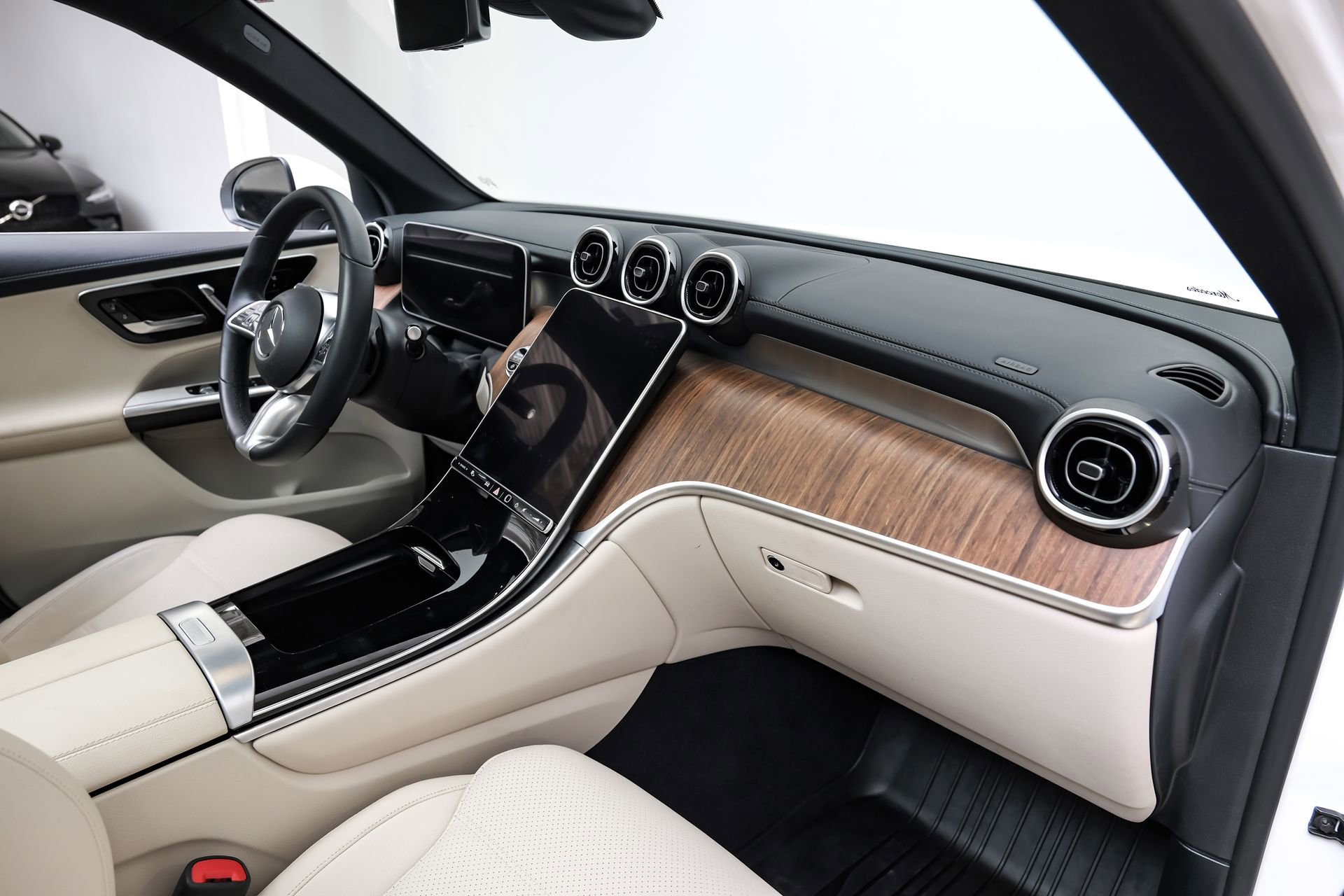 Used 2024 Mercedes-Benz GLC 300 image 15