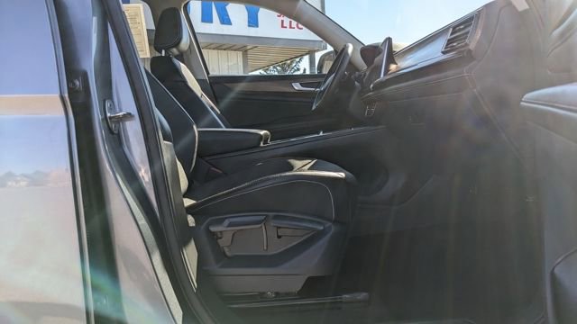 Used 2024 Volkswagen Atlas SE image 28