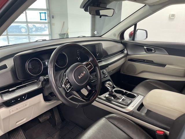 Used 2024 Kia Carnival LX image 15