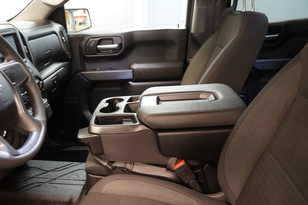 Used 2025 Chevrolet Silverado 1500 Custom image 7