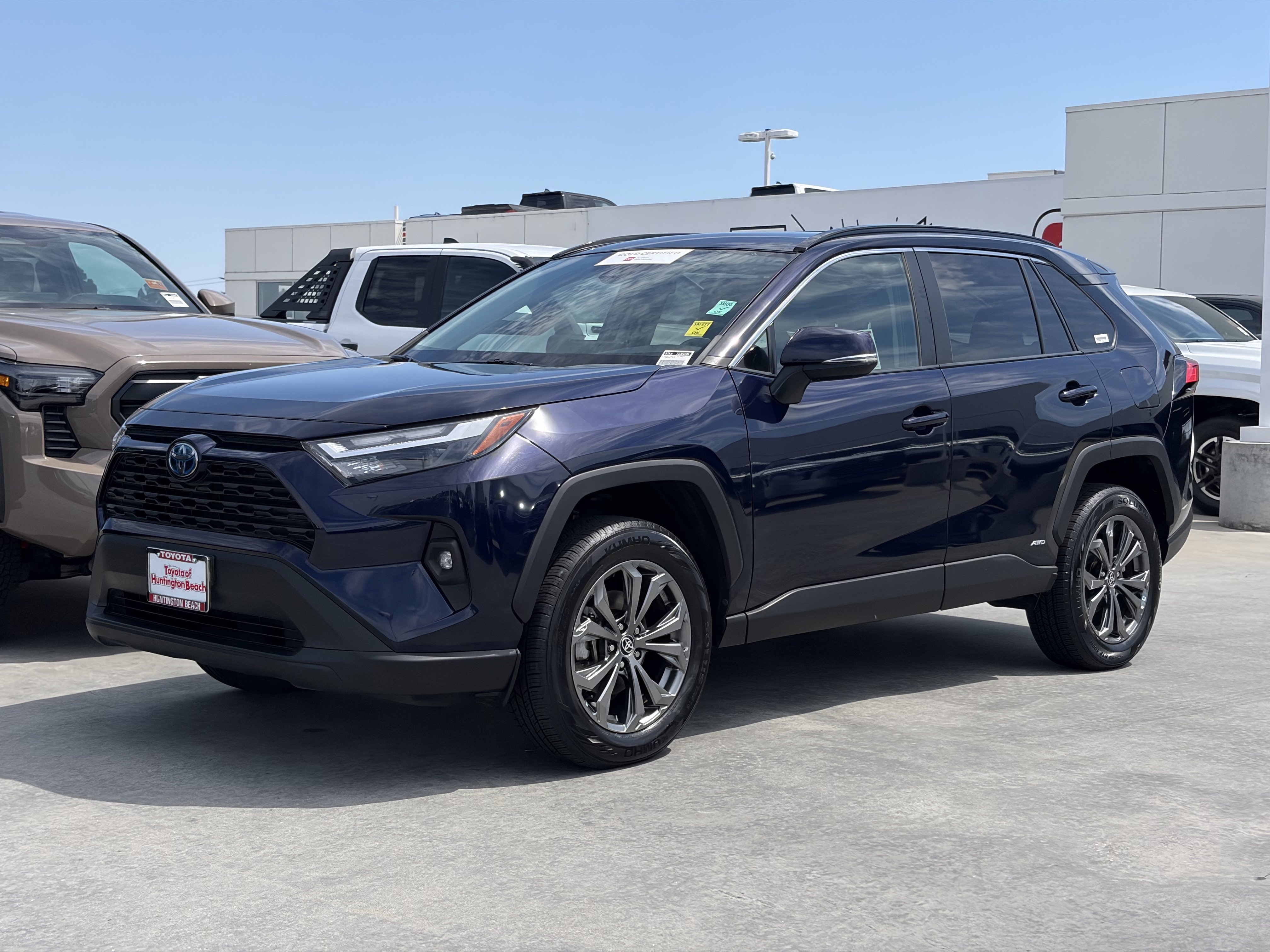 Certified 2022 Toyota RAV4 XLE Premium AWD/4WD image 6
