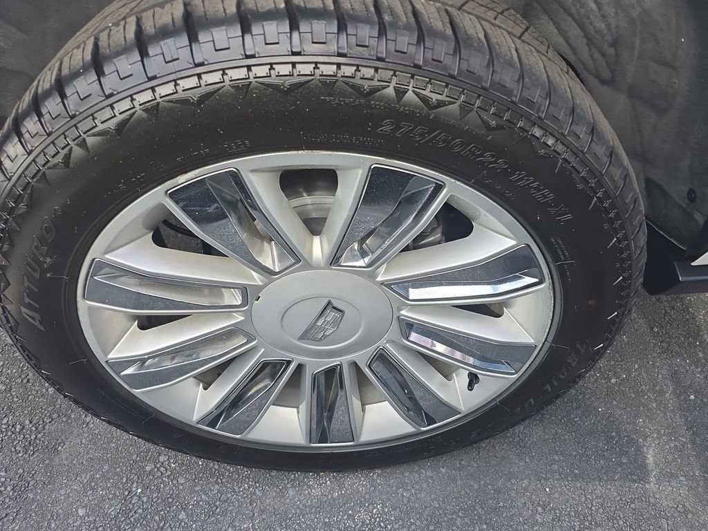 Used 2018 Cadillac Escalade Platinum image 5