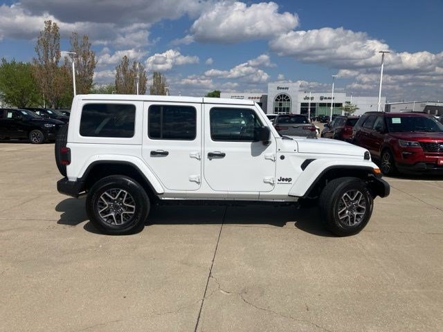 Certified 2025 Jeep Wrangler Unlimited Sahara AWD/4WD image 5