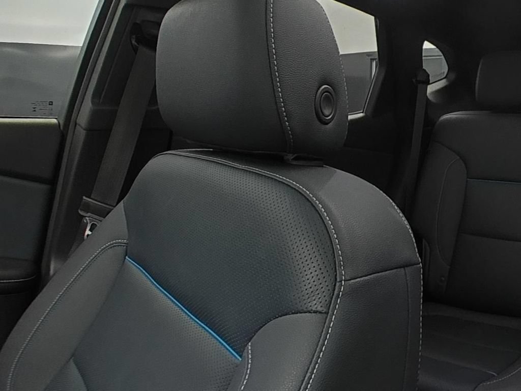 Certified 2023 Chevrolet Blazer RS w/ Driver Confidence II Package FWD image 9