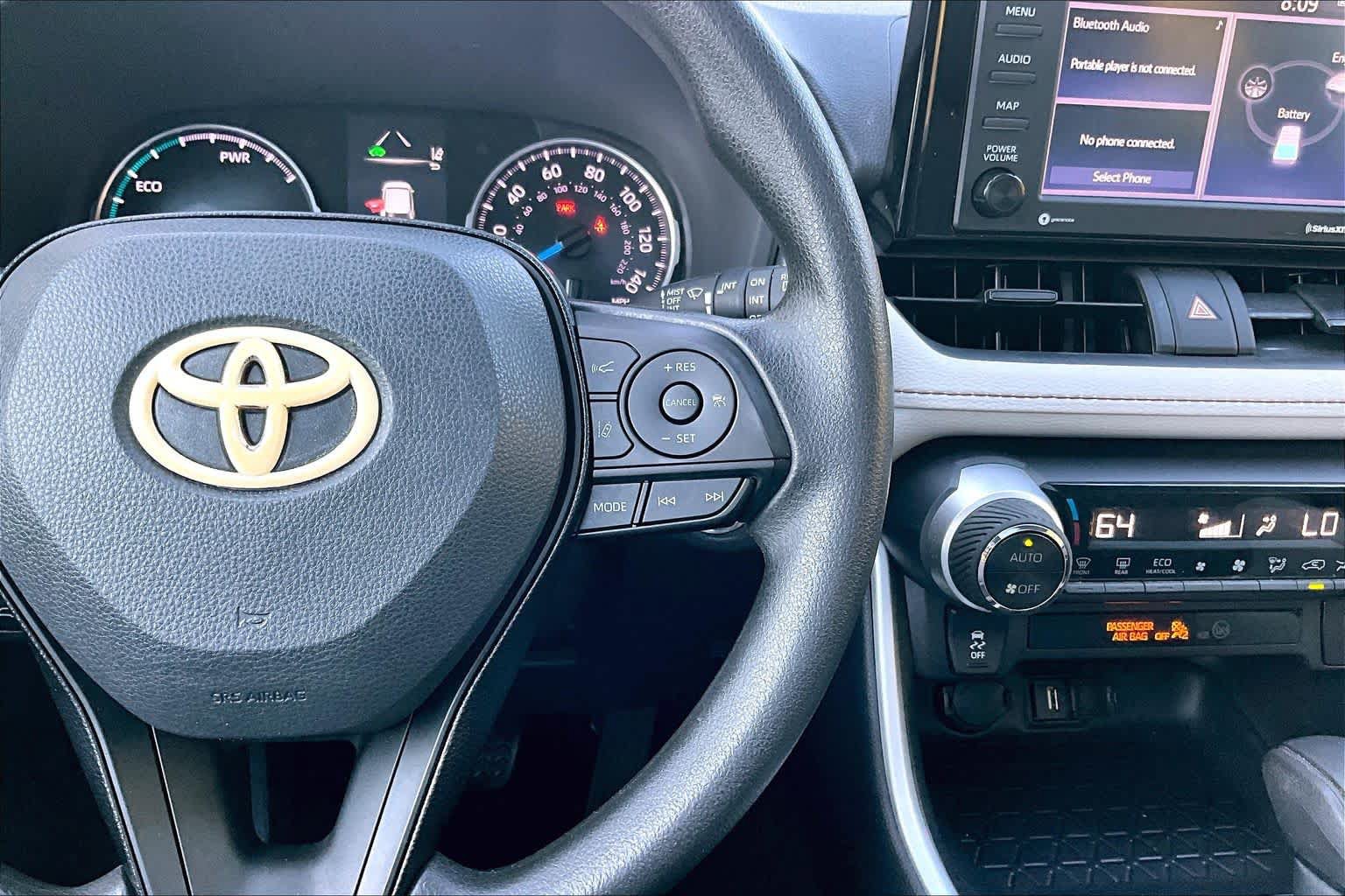 Used 2021 Toyota RAV4 XLE w/ Convenience Package AWD/4WD image 25
