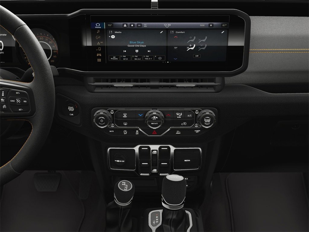 New 2024 Jeep Gladiator Sport image 26