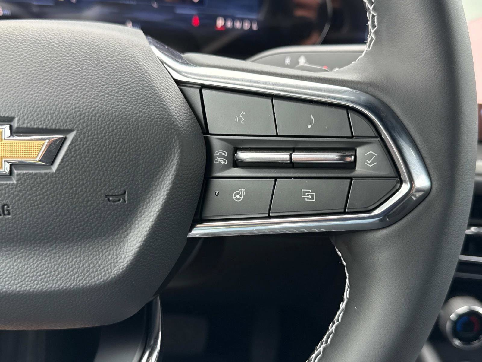 New 2025 Chevrolet Traverse LT w/ LPO, Floor Liner Package image 6