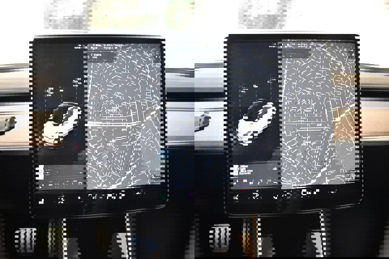 Used 2023 Tesla Model 3 Standard Range image 27