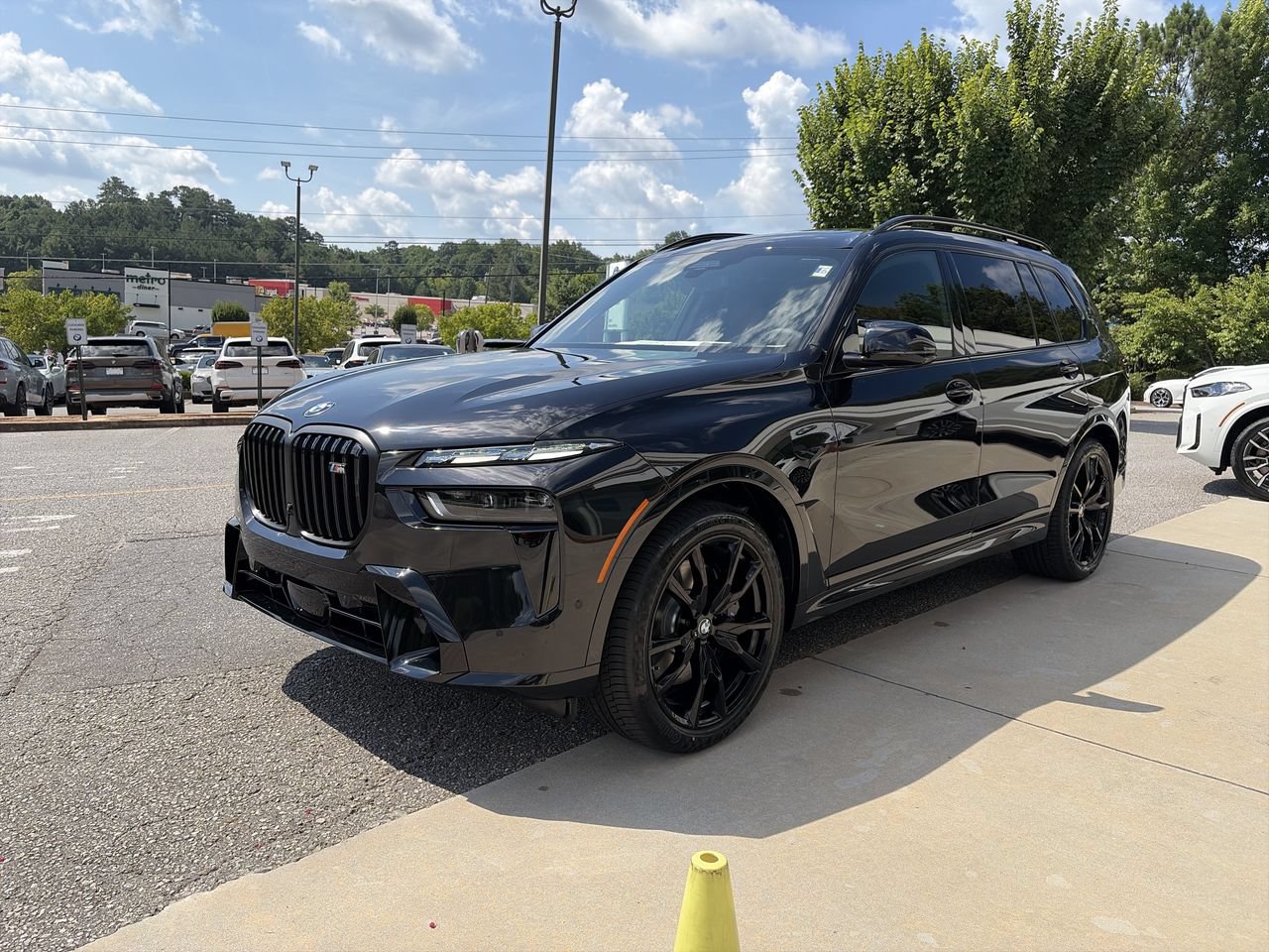 New 2027 BMW X7 M60i AWD/4WD image 4
