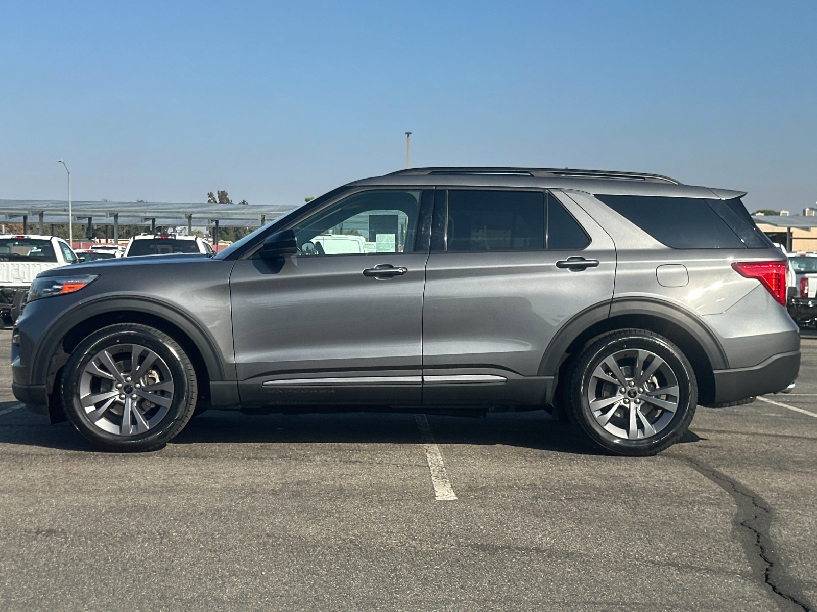 Certified 2022 Ford Explorer XLT w/ Equipment Group 202A image 8