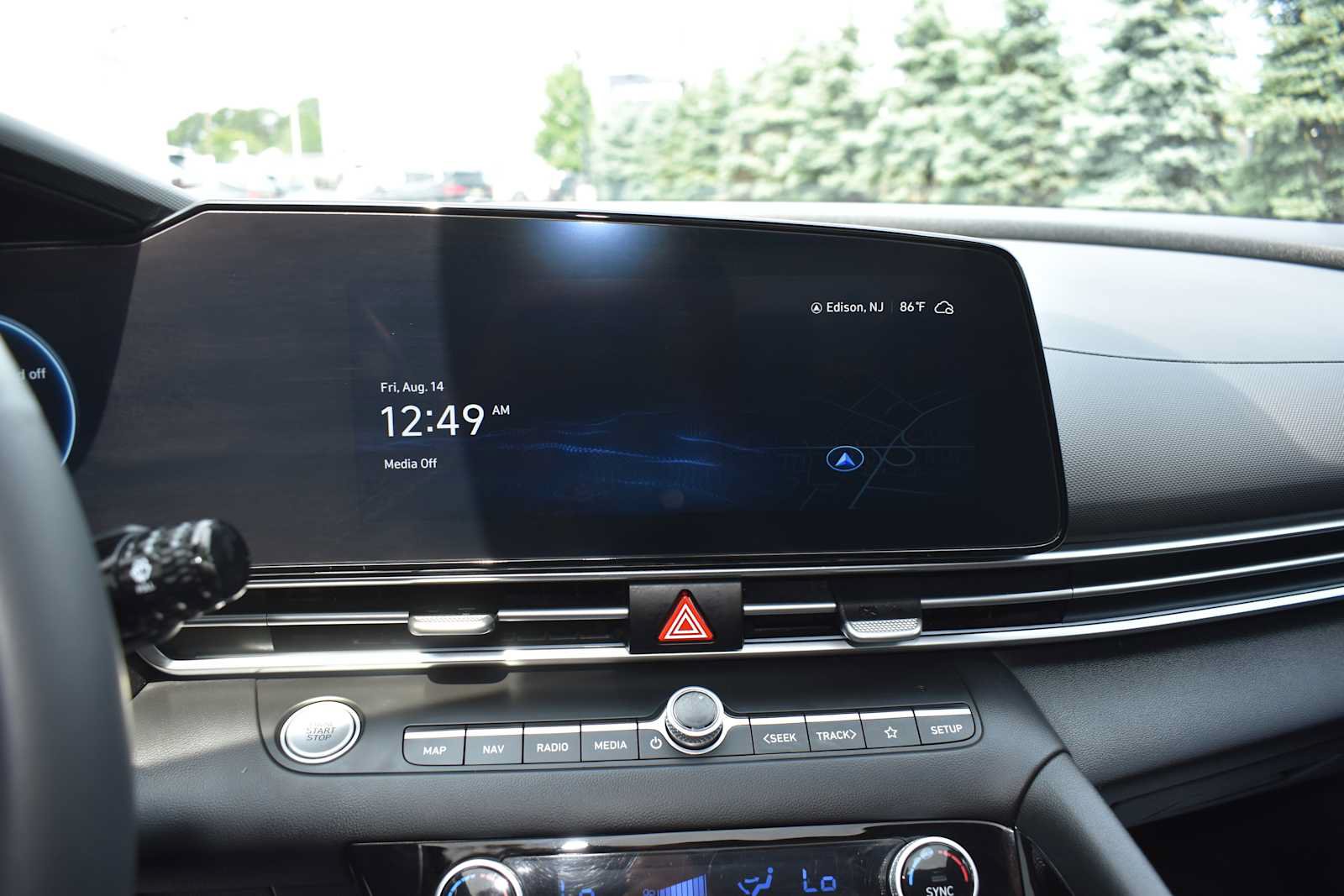 Used 2024 Hyundai Elantra Limited FWD image 17
