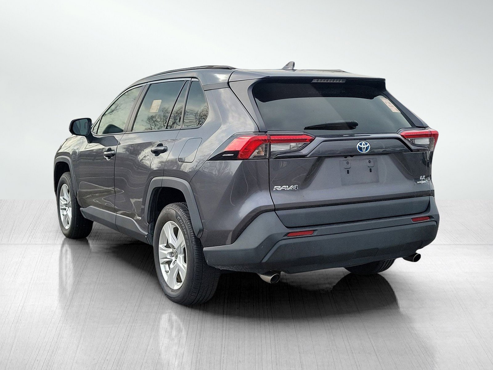 Used 2021 Toyota RAV4 LE AWD/4WD video 3