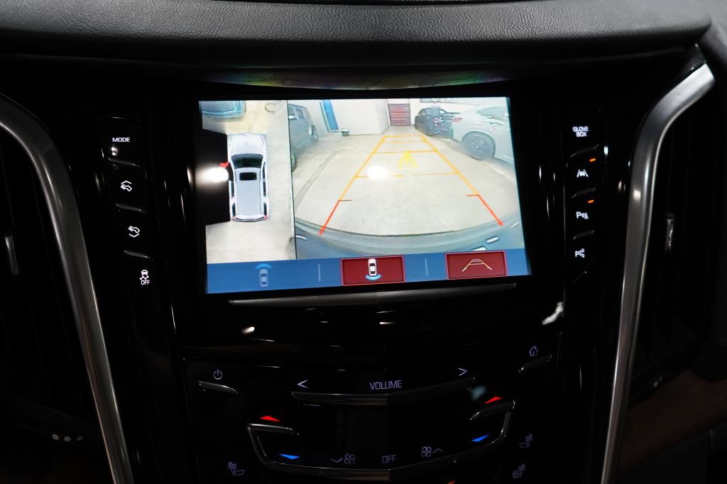 Used 2020 Cadillac Escalade Premium Luxury RWD image 33