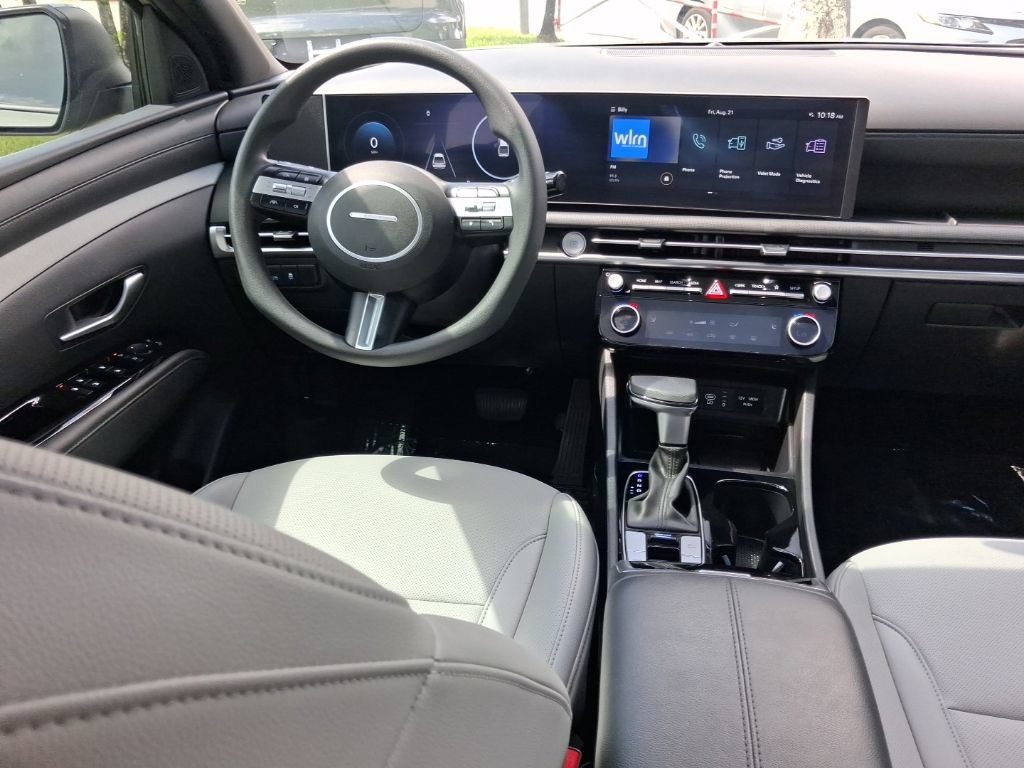 Used 2025 Hyundai Santa Cruz SEL FWD image 9