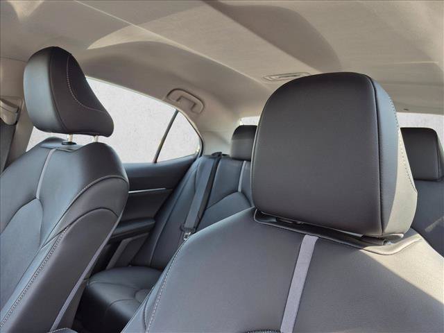 Used 2020 Toyota Camry XSE FWD image 5