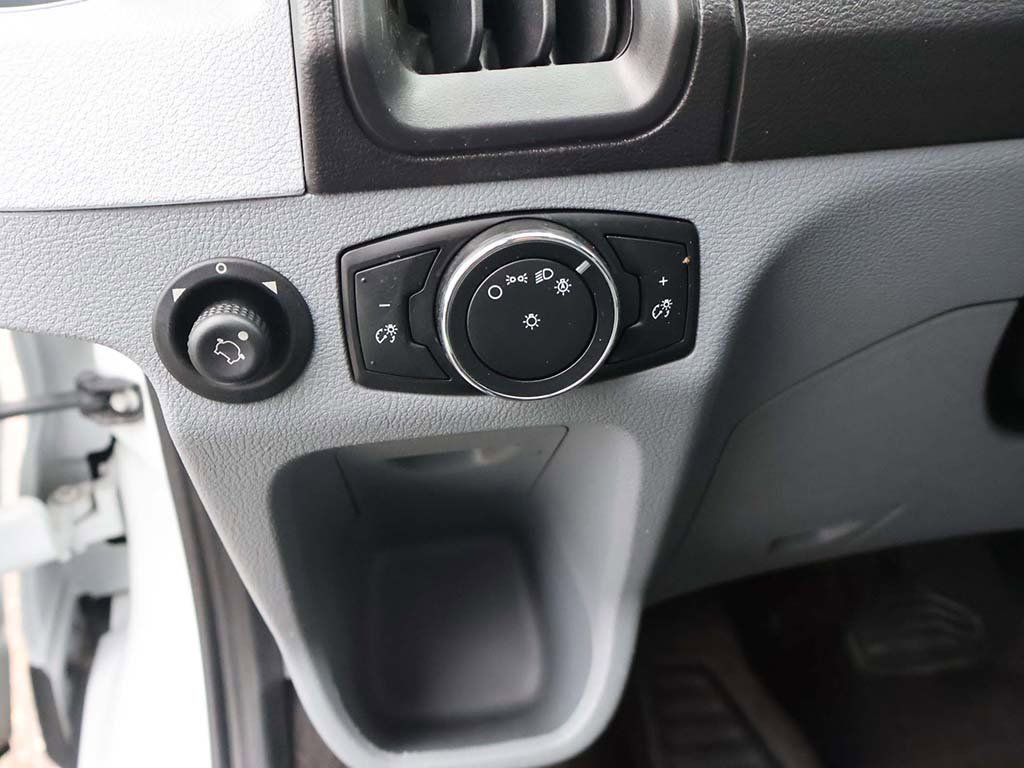 Used 2015 Ford Transit 350 XLT image 25