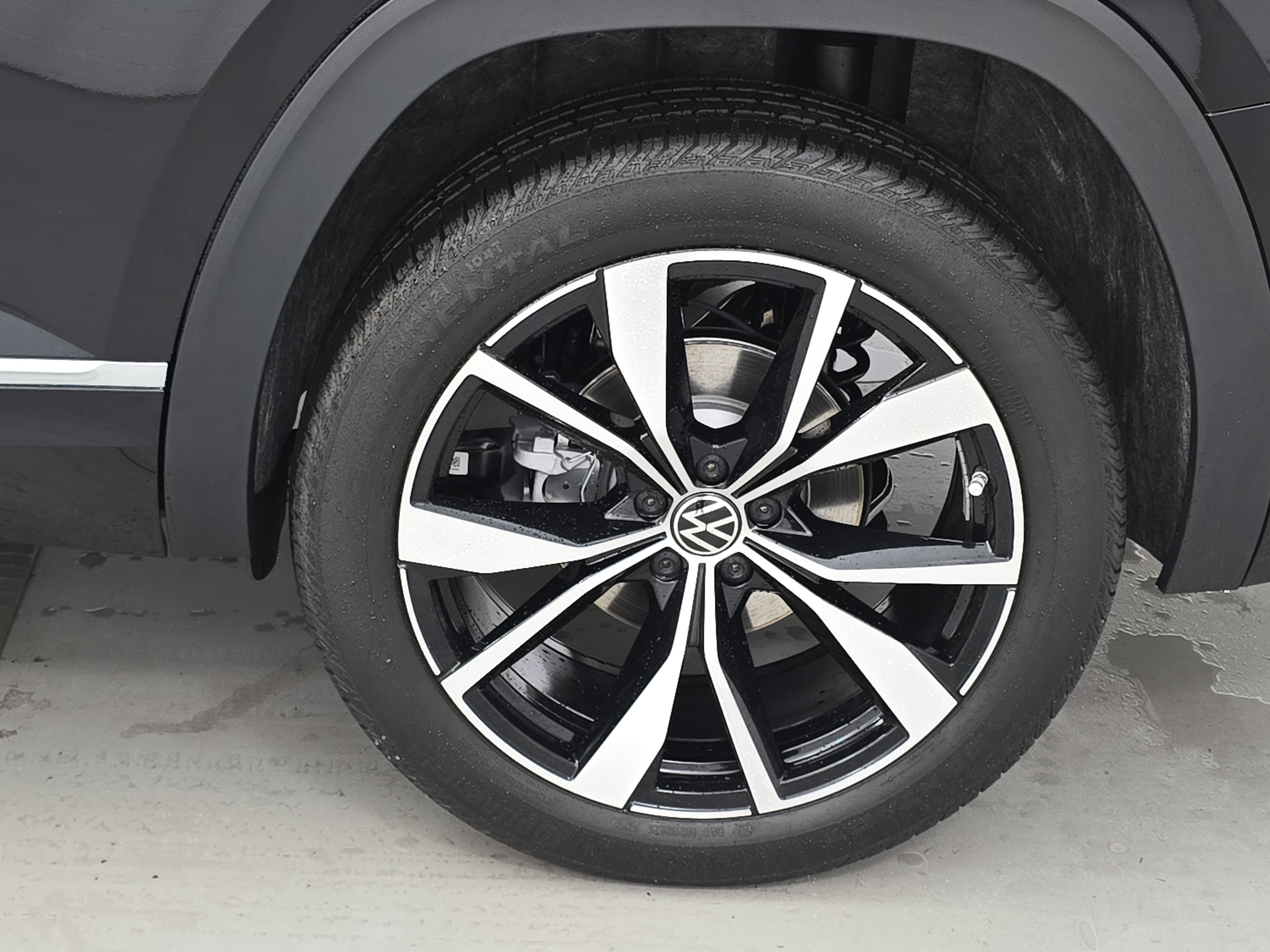 New 2026 Volkswagen Atlas SEL Premium R-Line AWD/4WD image 35