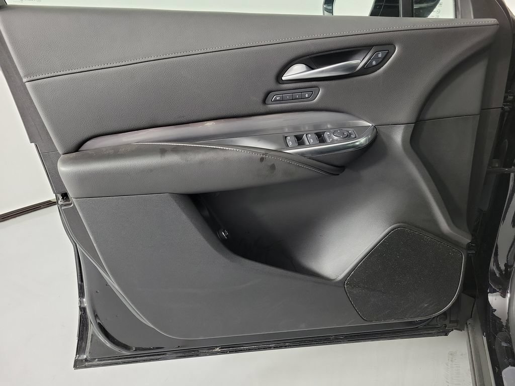 Used 2025 Cadillac XT4 Premium Luxury FWD image 19