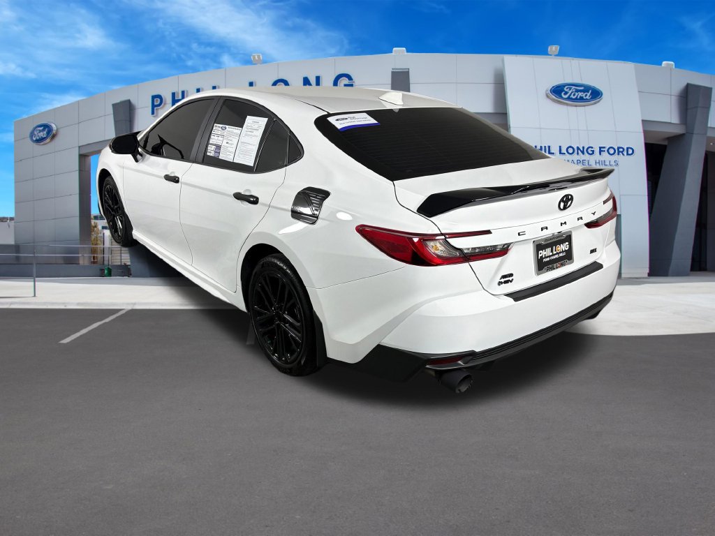 Used 2026 Toyota Camry SE AWD/4WD image 3