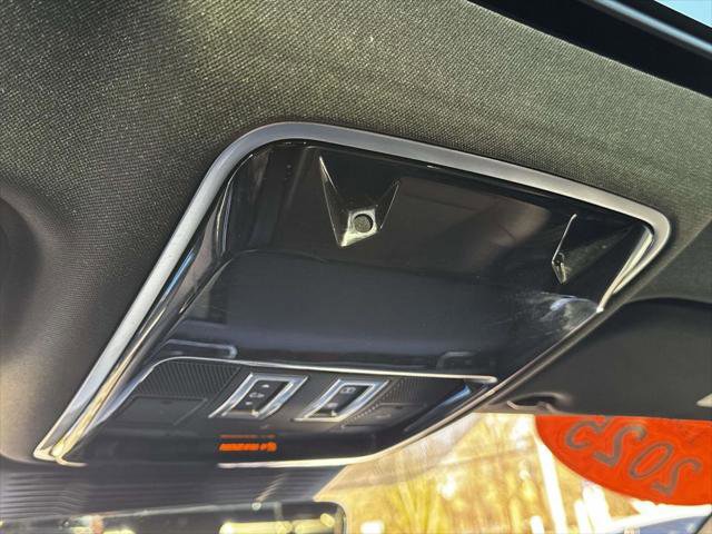 Used 2025 Land Rover Range Rover Velar Dynamic SE image 29