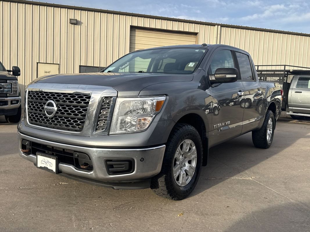 Used 2018 Nissan Titan SV w/ SV Convenience Package