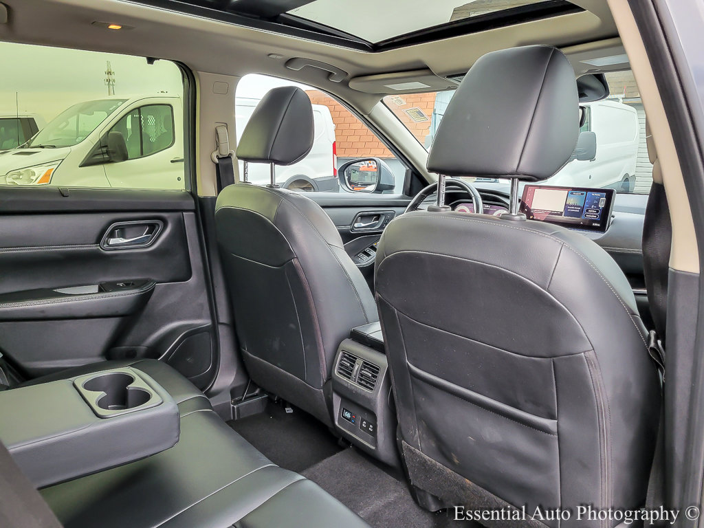 Used 2025 Nissan Rogue SL w/ Tech Package image 30