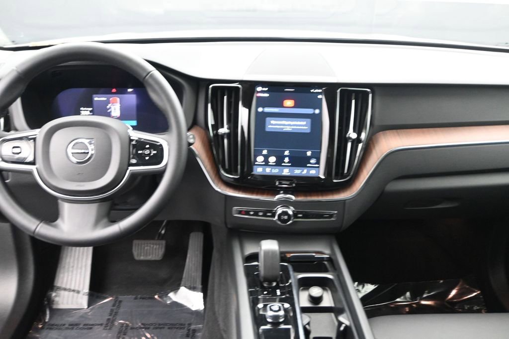 Used 2024 Volvo XC60 B5 Plus w/ Climate Package AWD/4WD image 19