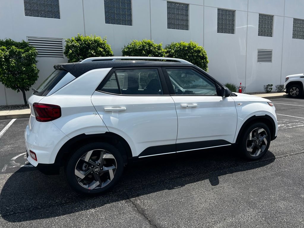 New 2026 Hyundai Venue SEL FWD image 13