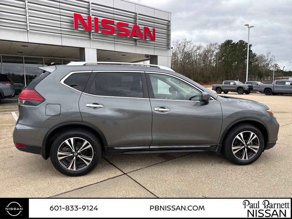 Used 2017 Nissan Rogue SL image 9