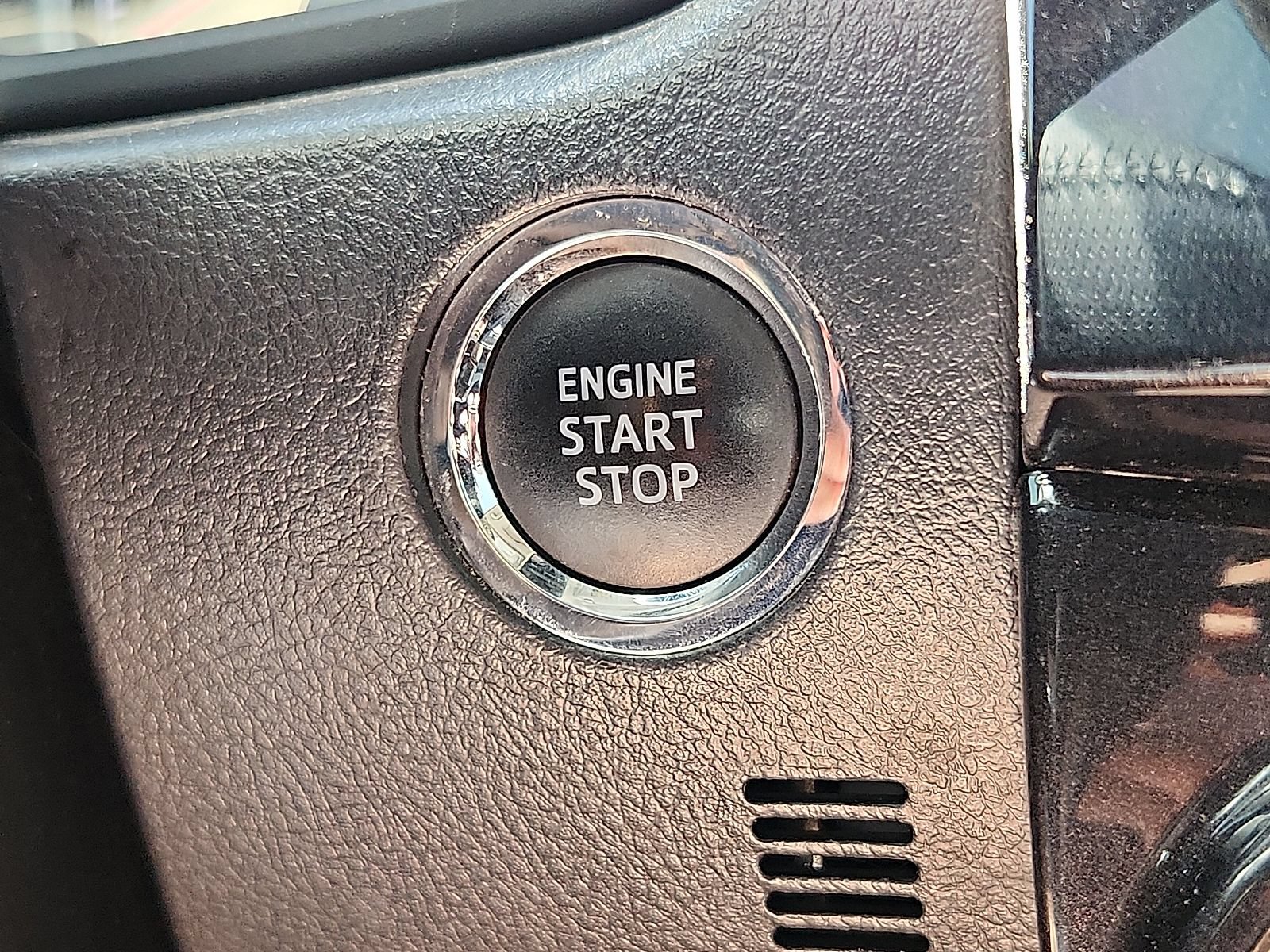 Used 2022 Toyota 4Runner TRD Off-Road Premium AWD/4WD image 19