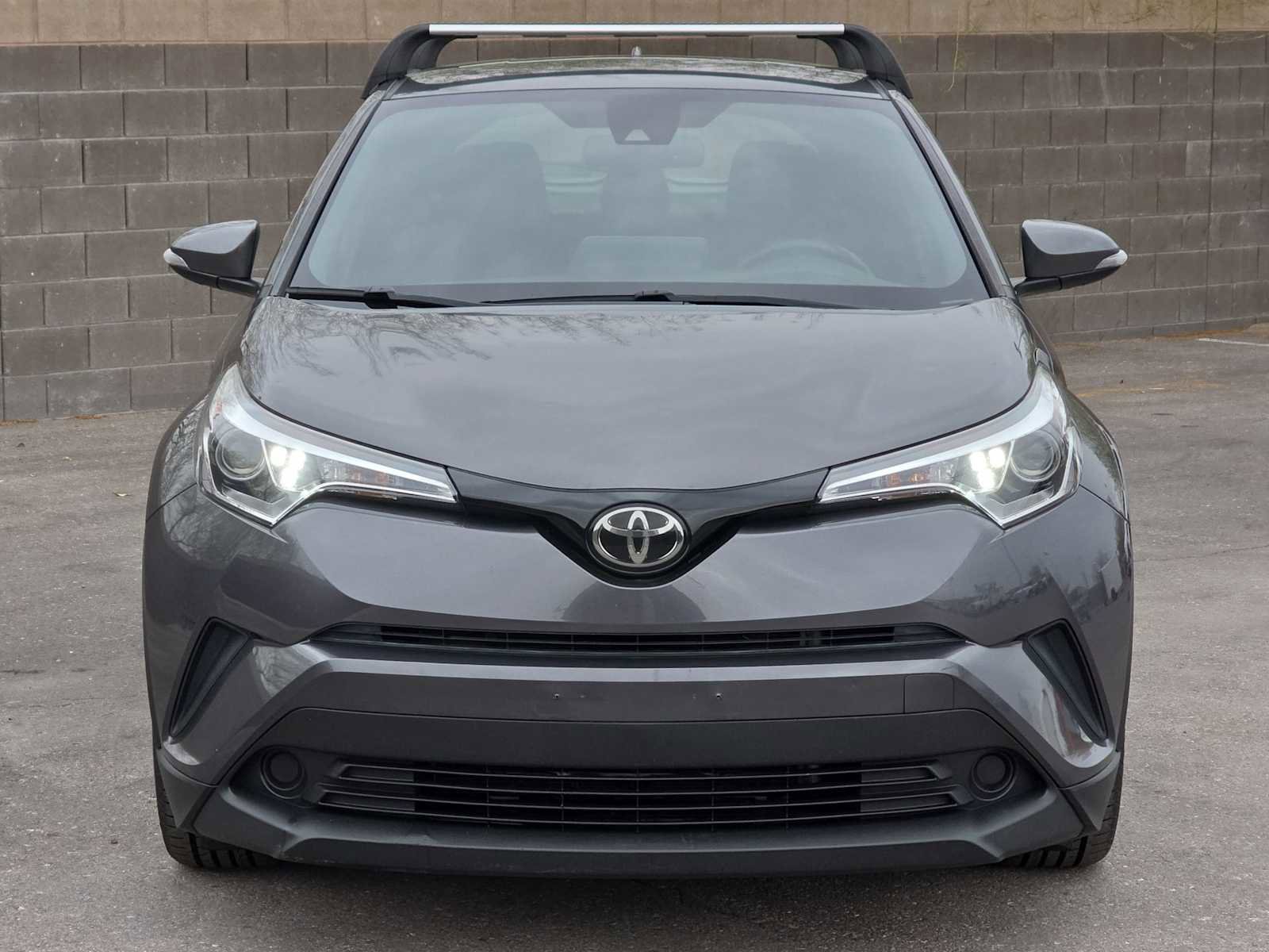 Used 2019 Toyota C-HR XLE image 4