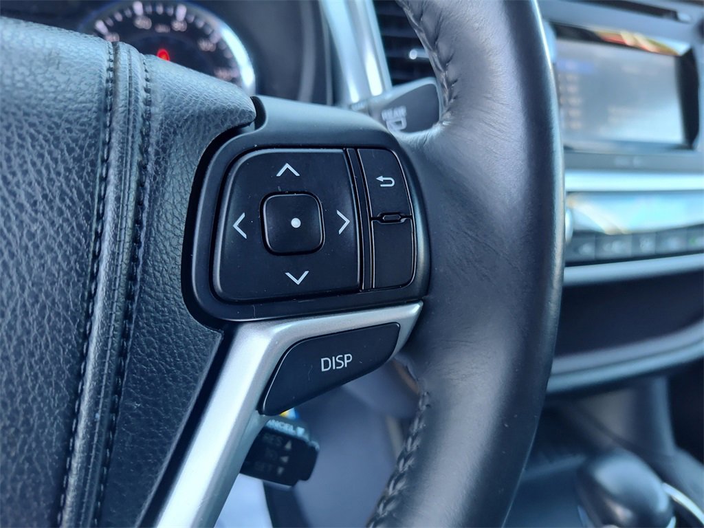 Used 2014 Toyota Highlander LE image 27