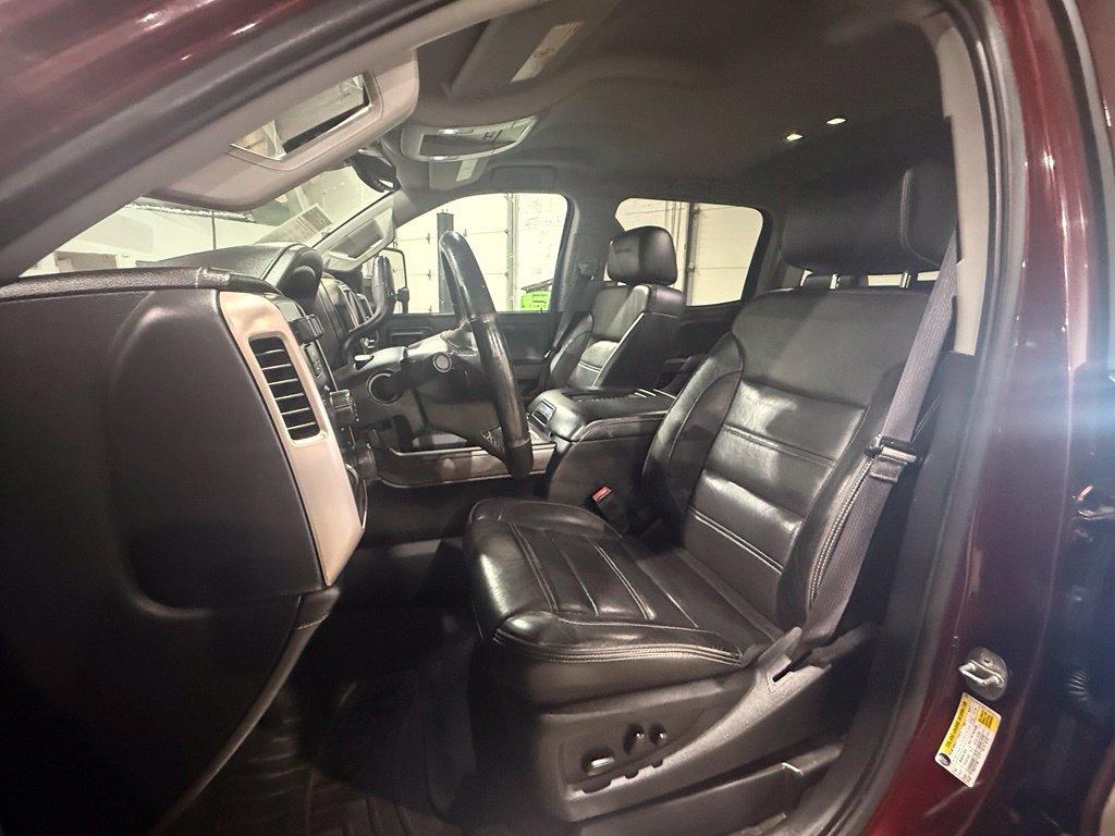 Used 2017 GMC Sierra 2500 Denali w/ Duramax Plus Package AWD/4WD image 24