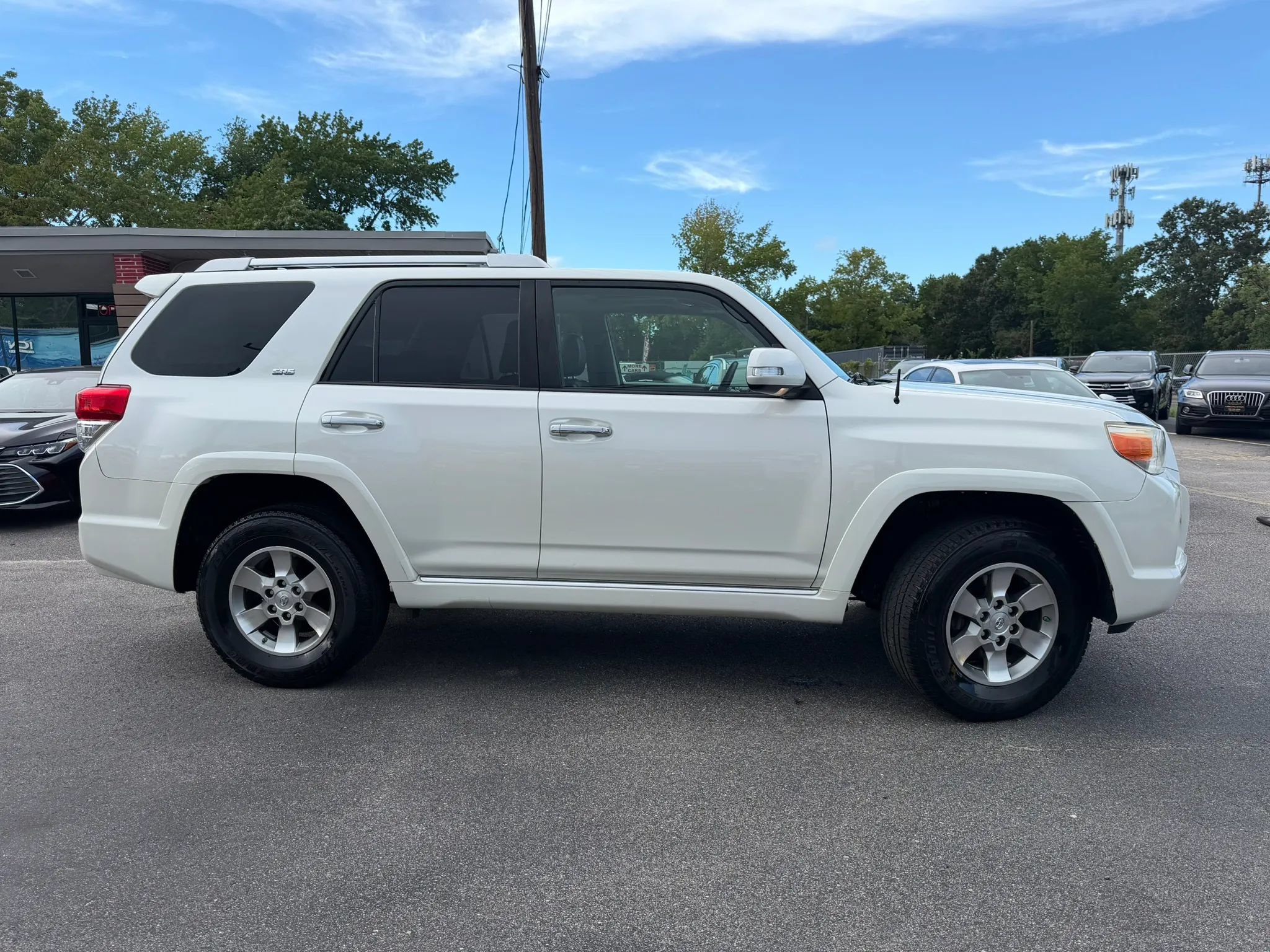 Used 2010 Toyota 4Runner SR5 AWD/4WD image 2
