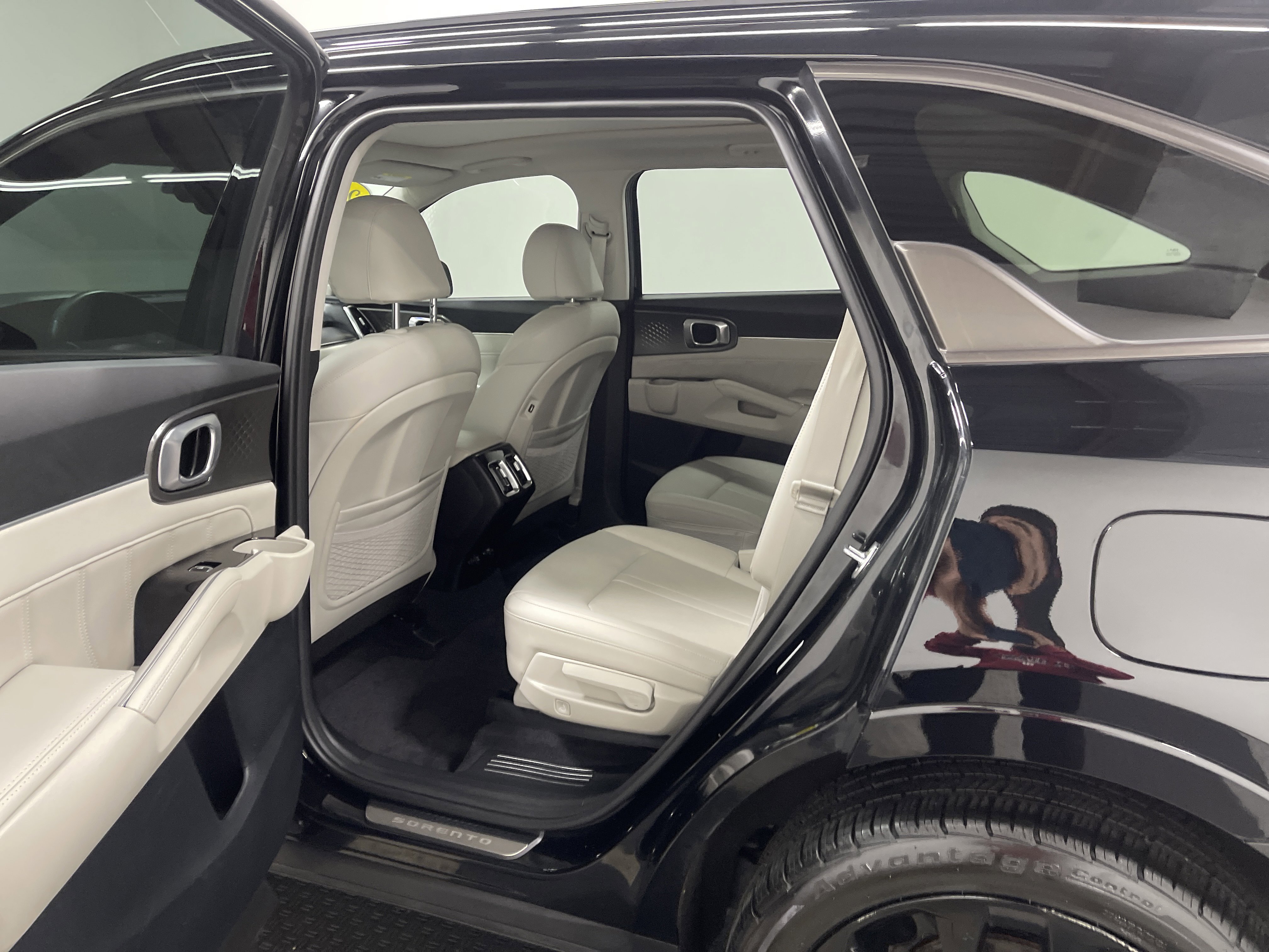 Used 2023 Kia Sorento SX image 13