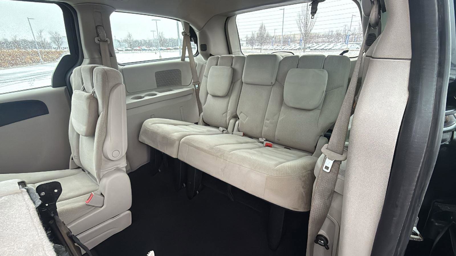 Used 2015 Dodge Grand Caravan American Value Package w/ UConnect Hands-Free Group image 24