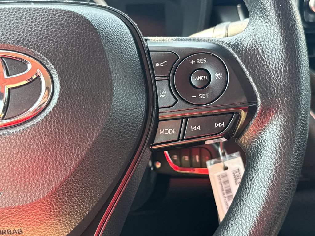 Used 2020 Toyota Corolla LE FWD image 18