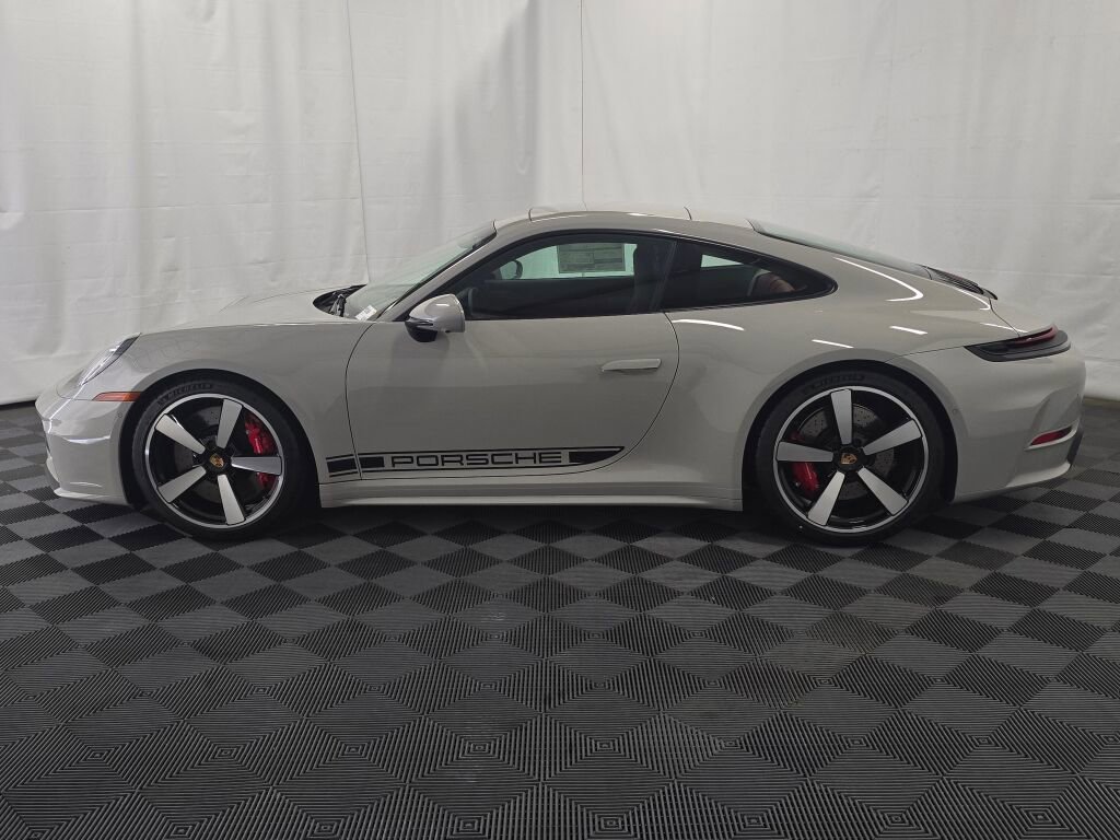 New 2026 Porsche 911 Carrera 4S image 2