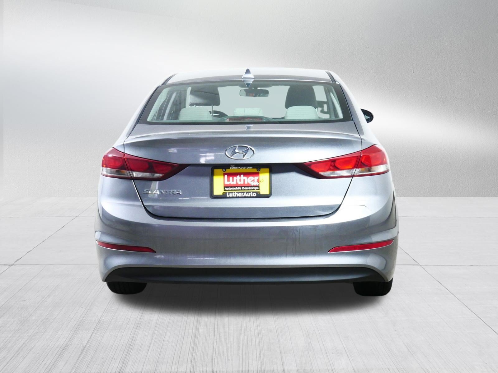 Used 2017 Hyundai Elantra SE w/ SE A/T Tech Package 03 FWD image 6