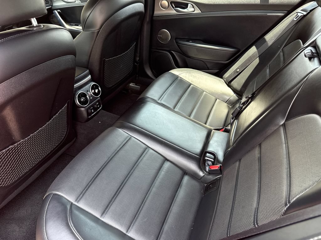 Used 2018 Kia Stinger GT2 AWD/4WD image 17
