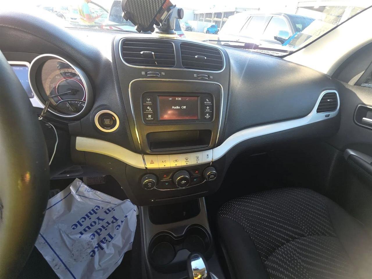 Used 2015 Dodge Journey SXT w/ Flexible Seating Group image 17