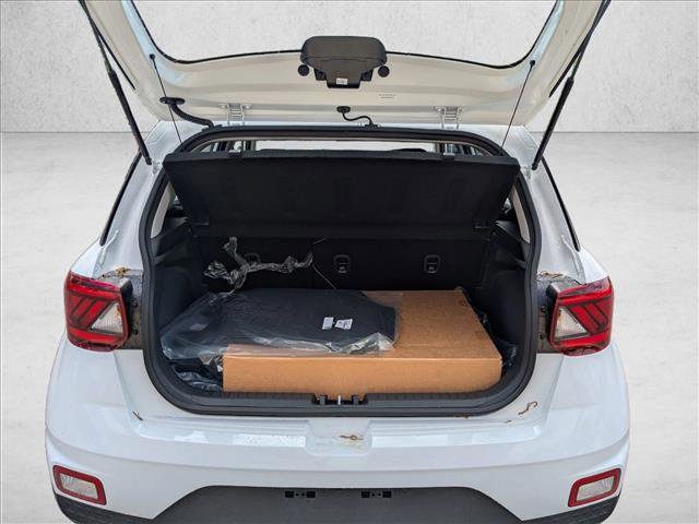 Used 2025 Hyundai Venue SEL image 20