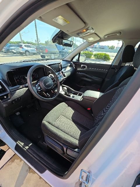 Used 2023 Kia Sorento LX FWD image 12
