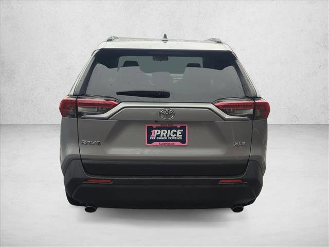 Used 2021 Toyota RAV4 XLE image 7