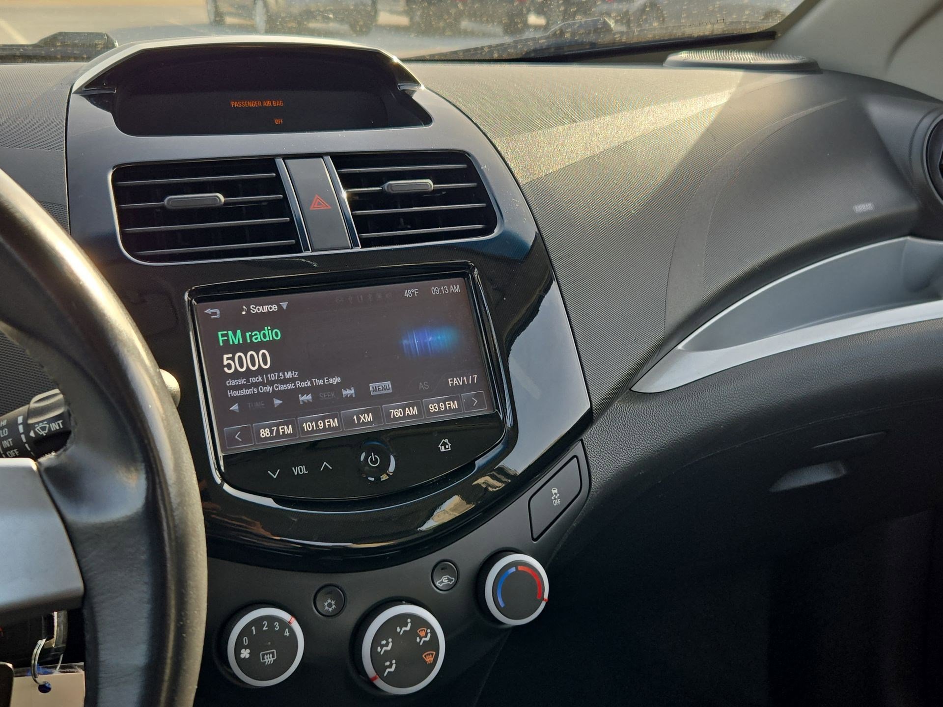 Used 2014 Chevrolet Spark LT image 21