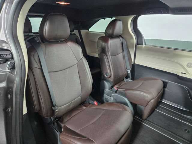 Used 2024 Toyota Sienna Platinum AWD/4WD image 18