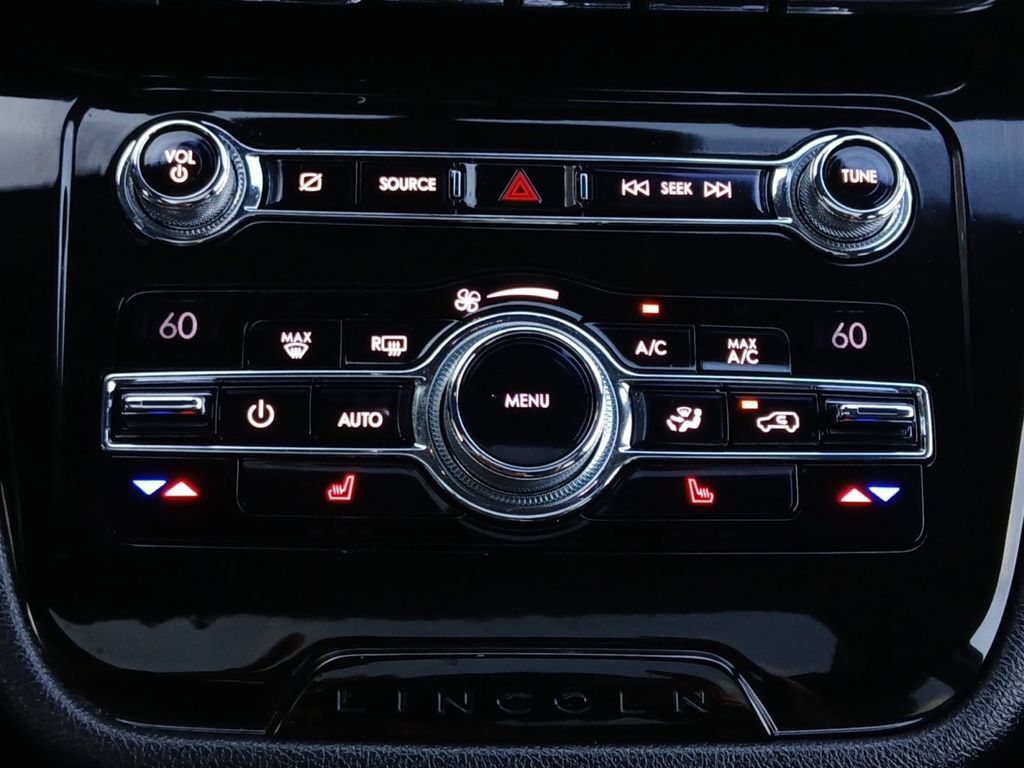 Used 2020 Lincoln Corsair Reserve FWD image 4
